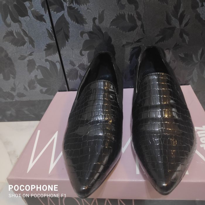 Продавам - нови дамски обувки номер 38