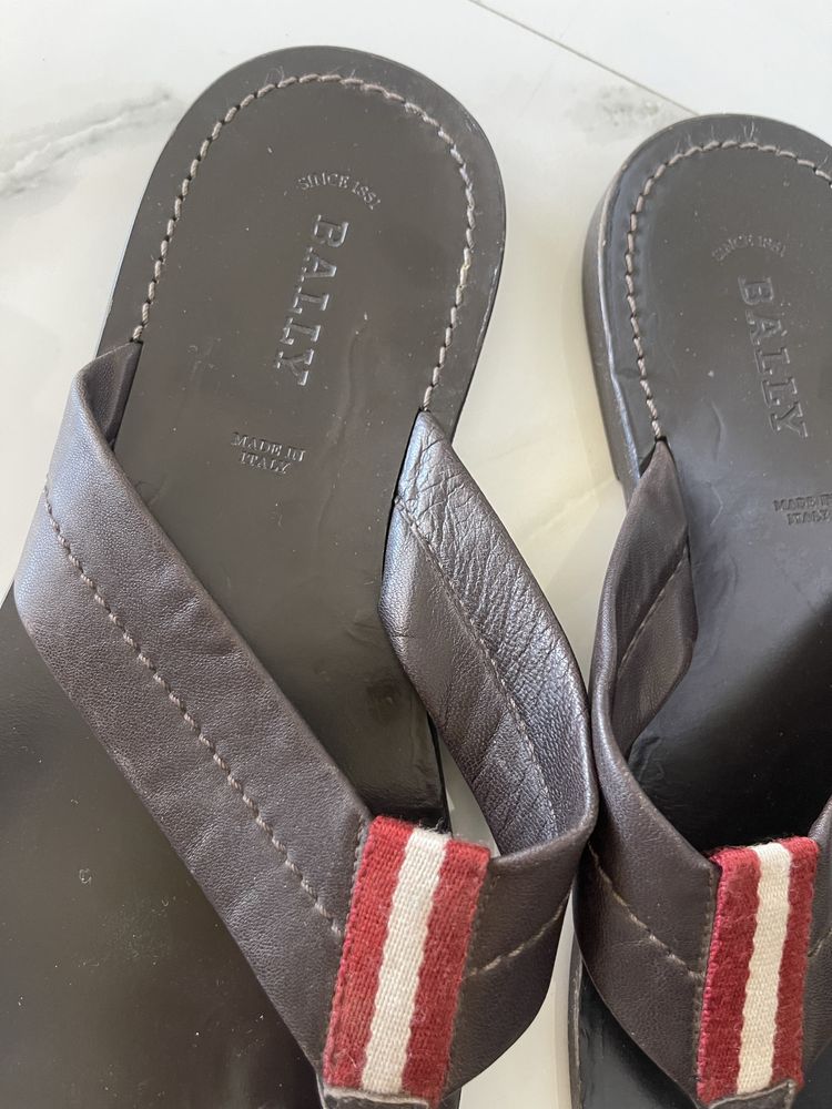 Мъжки чехли Bally