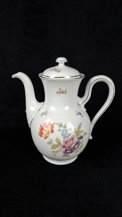 Сервиз Rosenthal - модел Balmoral, 30-те

Фин, тънък, лек и прозрачен