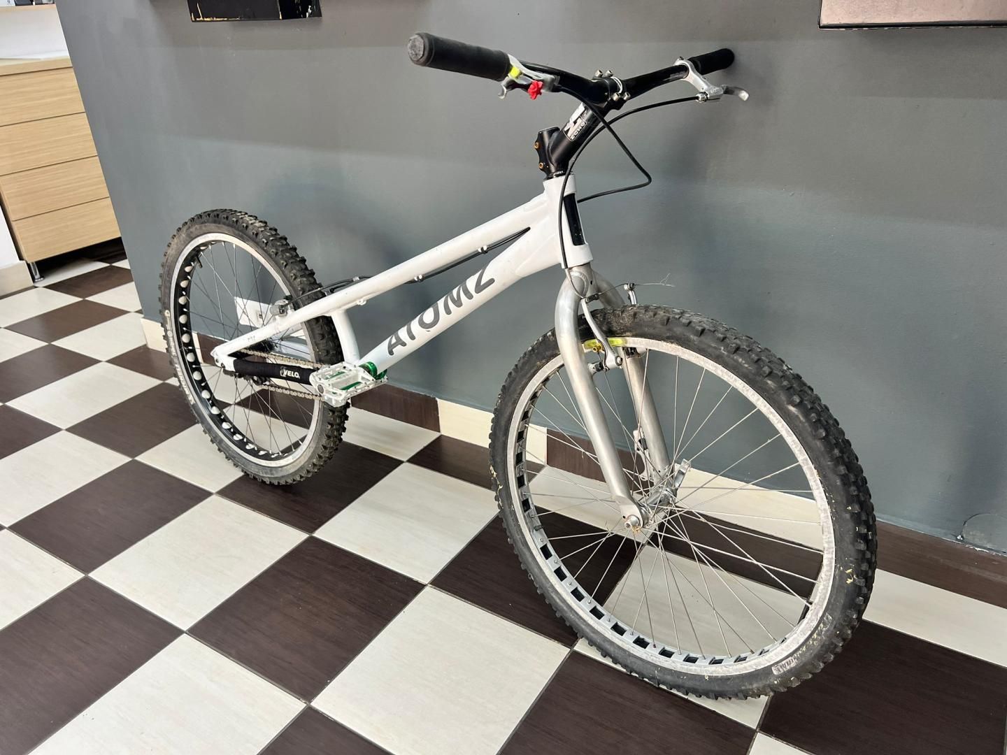 Bicicleta Trial Atomz -I-