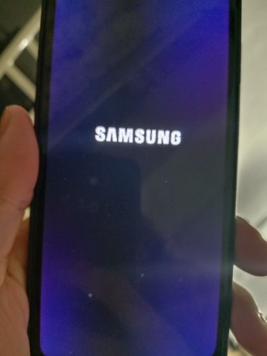 Продам телефон samsung a 70