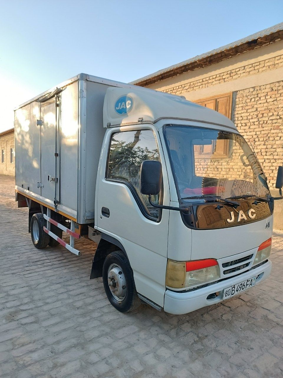 Jac sotiladi 8 500$ kelishamiz