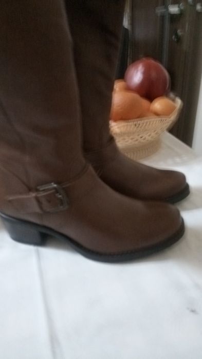 Cizme Bata noi de firma din Italia