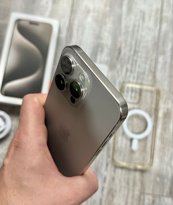 Iphone 15 Pro Max 256 GB - 88 % Battery Natural Titanium Като Нов