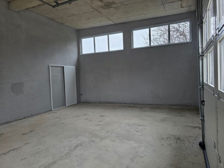 Автосервиз, склад, промишлено помещение или хале под наем