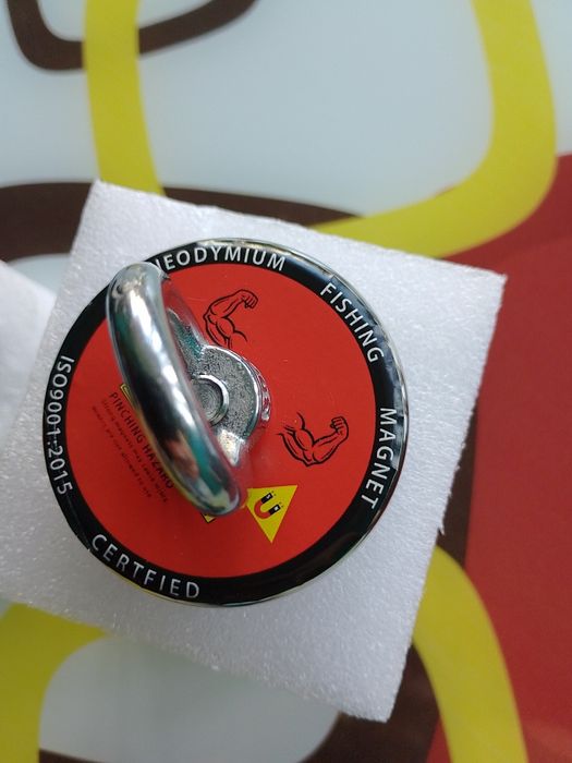 Неодимов магнит с карабинер. Магнит за риболов. ф60 и ф75