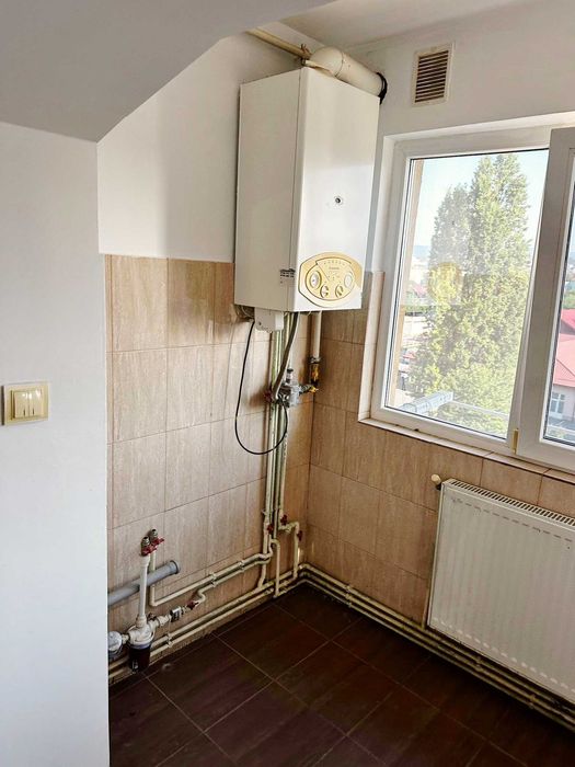 De vanzare apartament 2 camere,  decomandat, zona 8 Mai, Tg-Jiu