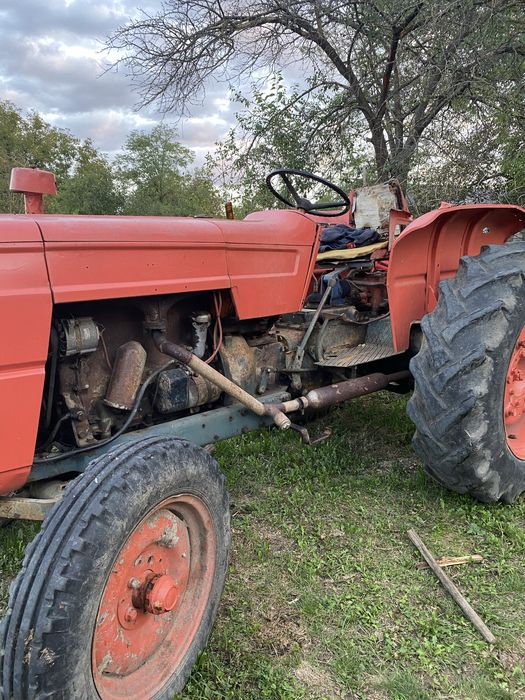 Vând tractor fiat 615