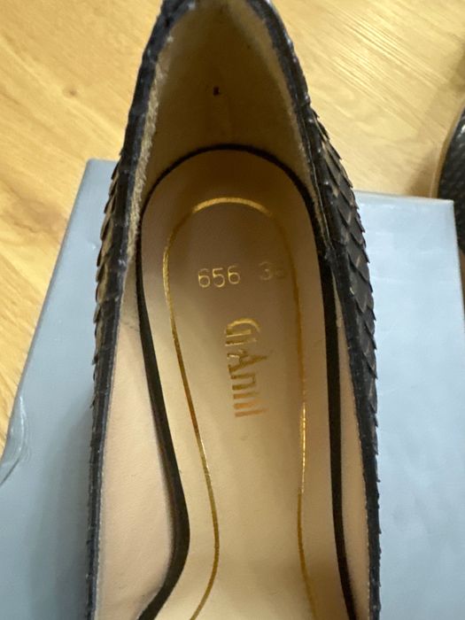 Продавам обувки GiAnni