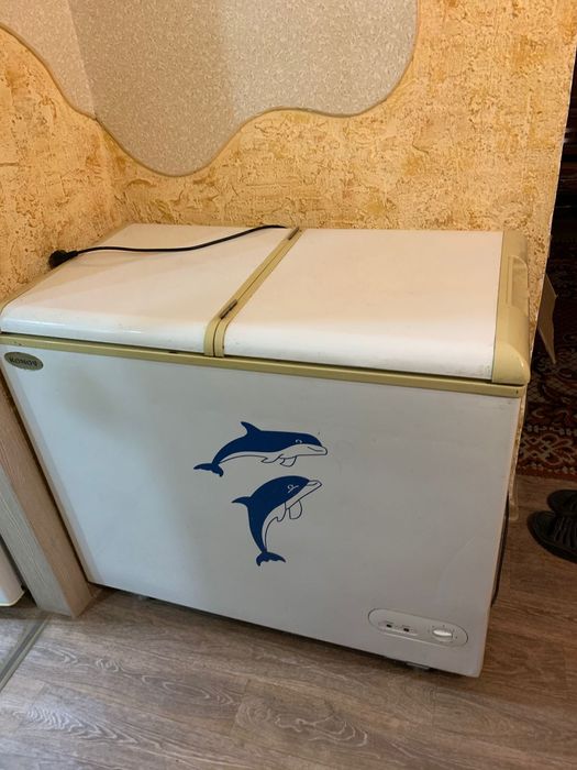 Продам морозильную камеру,состояние  хорошее!Объем 215 литров