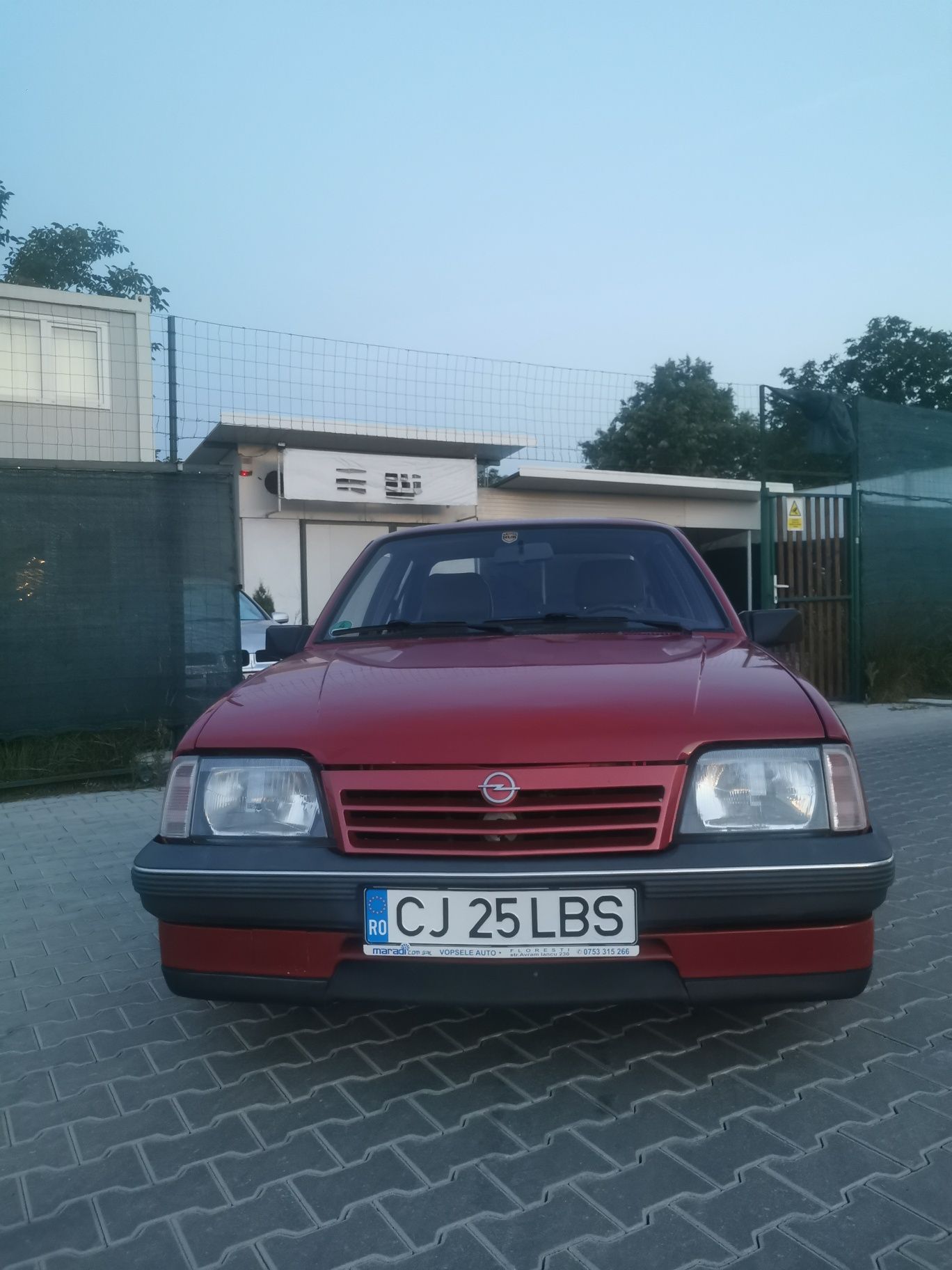 Vand Opel Ascona C 1.6  automat inmatriculat istoric