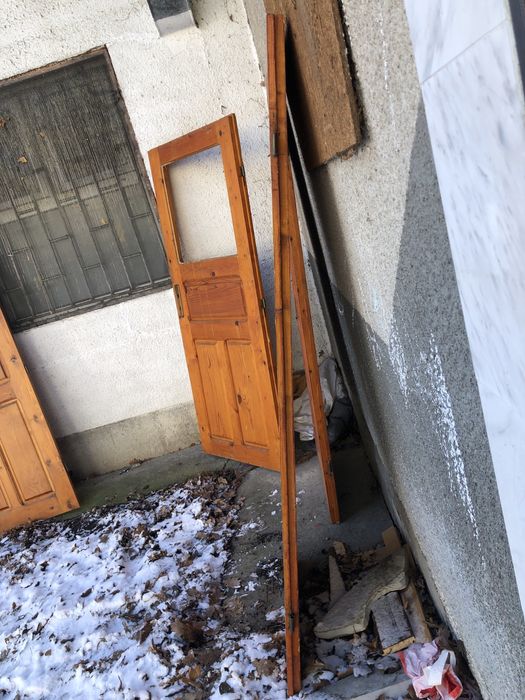 Врата дървена масив чам с брава - 4 броя