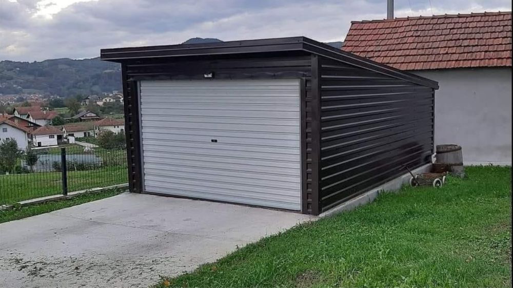 Garaje si carpoturi auto la comanda