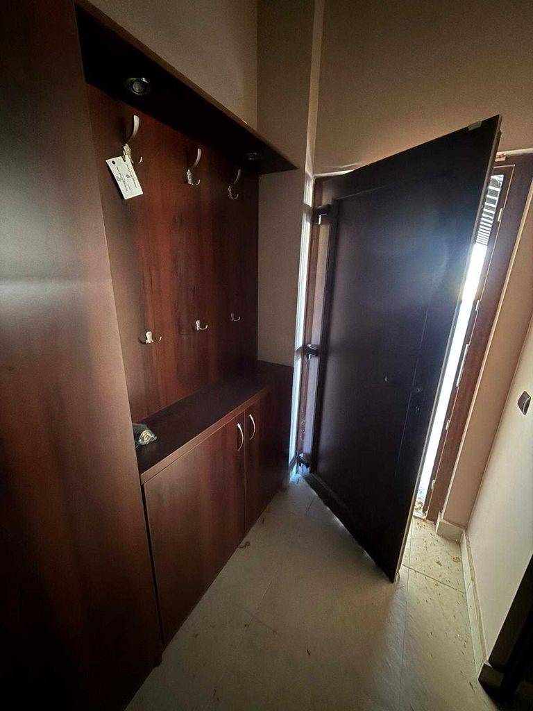 Дава се под наем Склад в с. Гелеменово, Област Пазарджик - 5558 кв.м за 1500000 € - Снимка #13