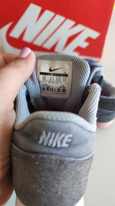 Маратонки NIKE 23,5 номер за Момиче