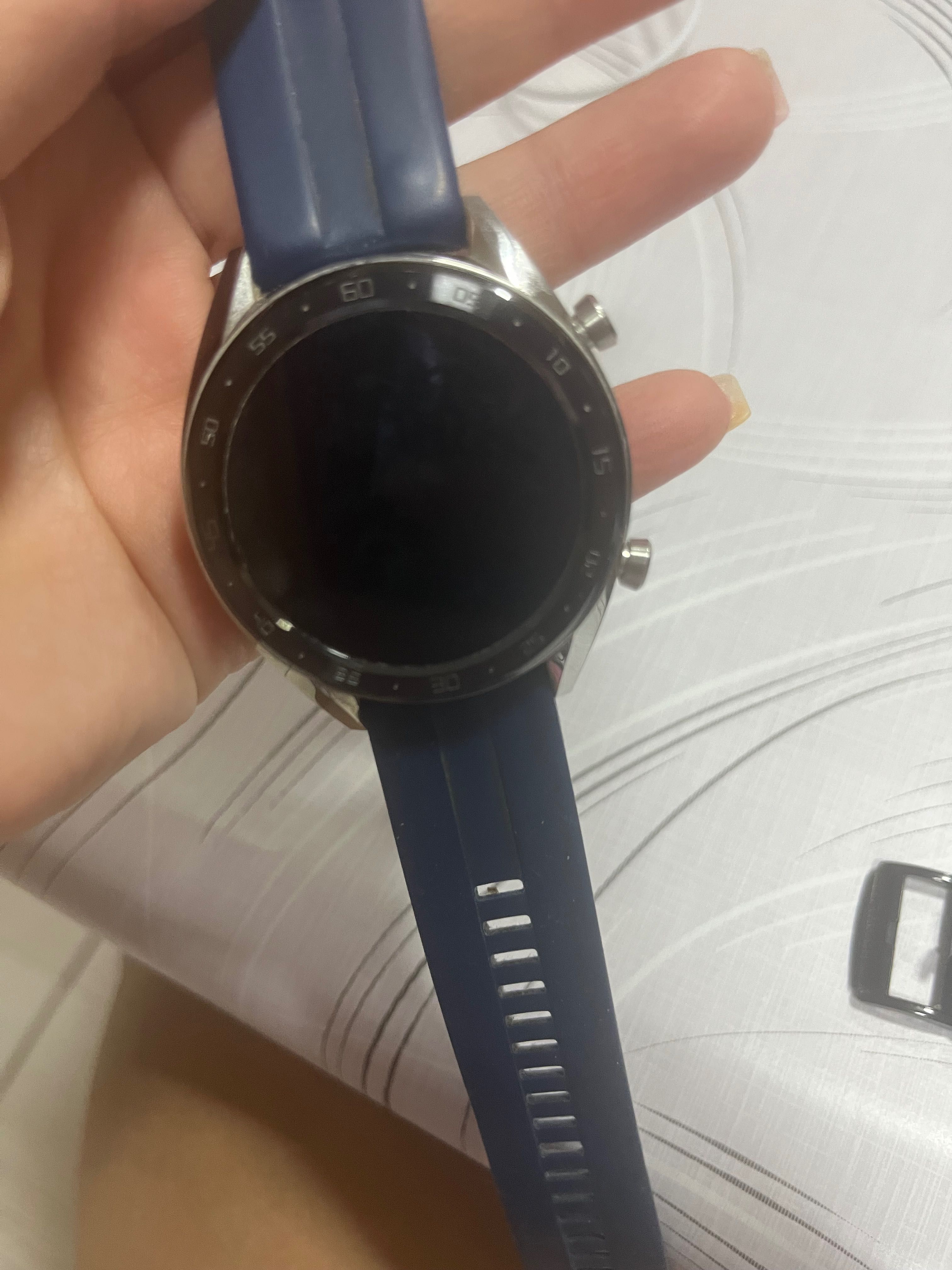Мъжки смарт часовник huawey