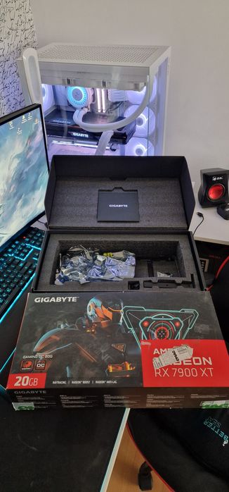 Placa video gaming 7900xt 20 gb
