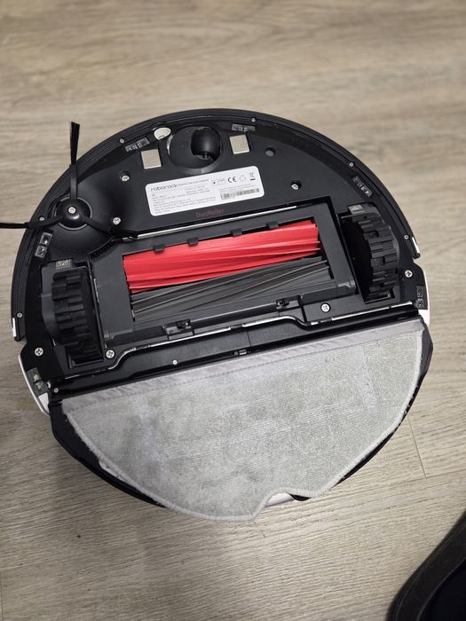 Vand aspirator robot Roborock S8 ca nou