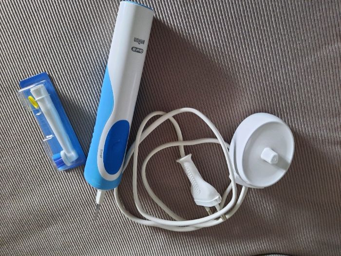 Periuta de dinti electrica Oral-B Vitality Plus Cross Action