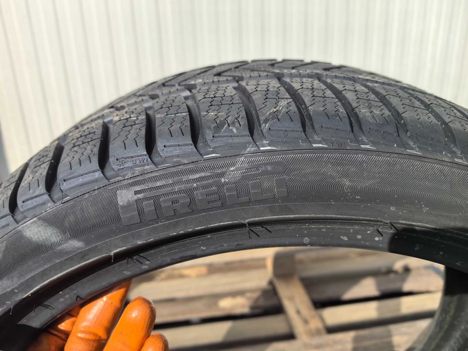 275/35/21 Пирели ДОТ 2023 г - Чисто Нова - САМО 1 брой