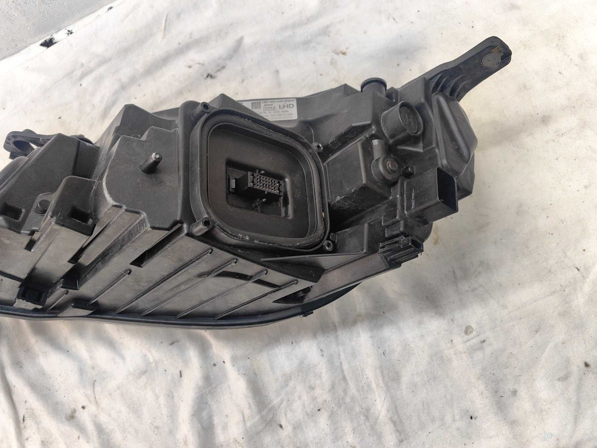 Оригинален фар Волво В40  Volvo V40  Full Led
