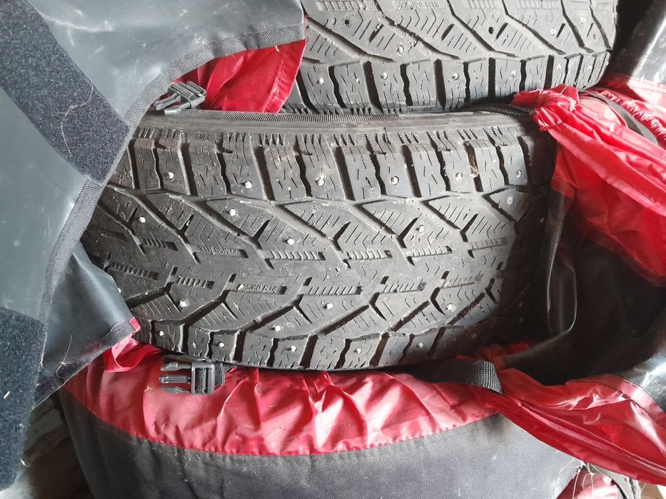Продам комплект   резины