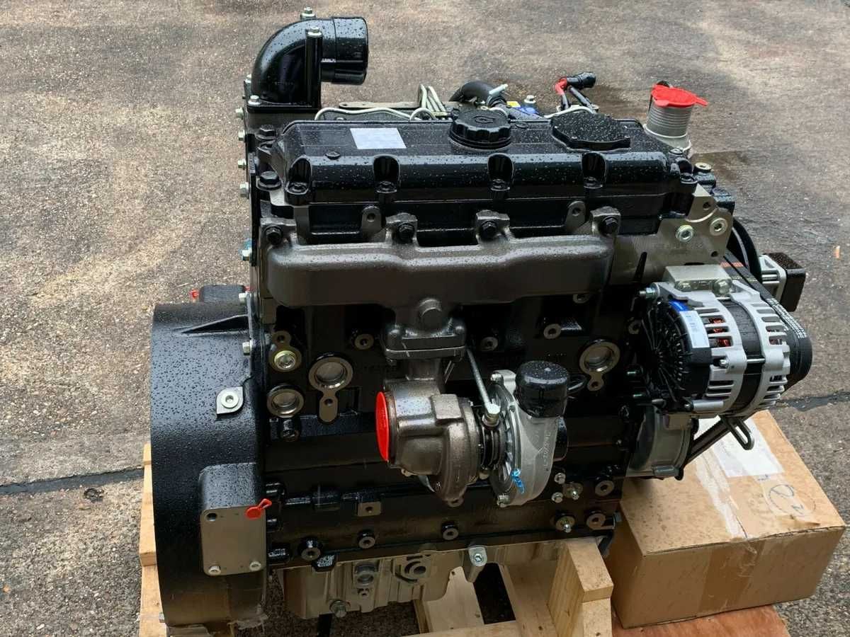 Perkins 1104C-44T motor nou, complet cu atașamente