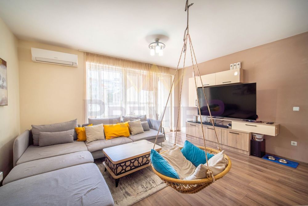 Продава се Четиристаен апартамент в Варна, Възраждане 1 - 108 кв.м за 1806 €/кв.м - Снимка #2