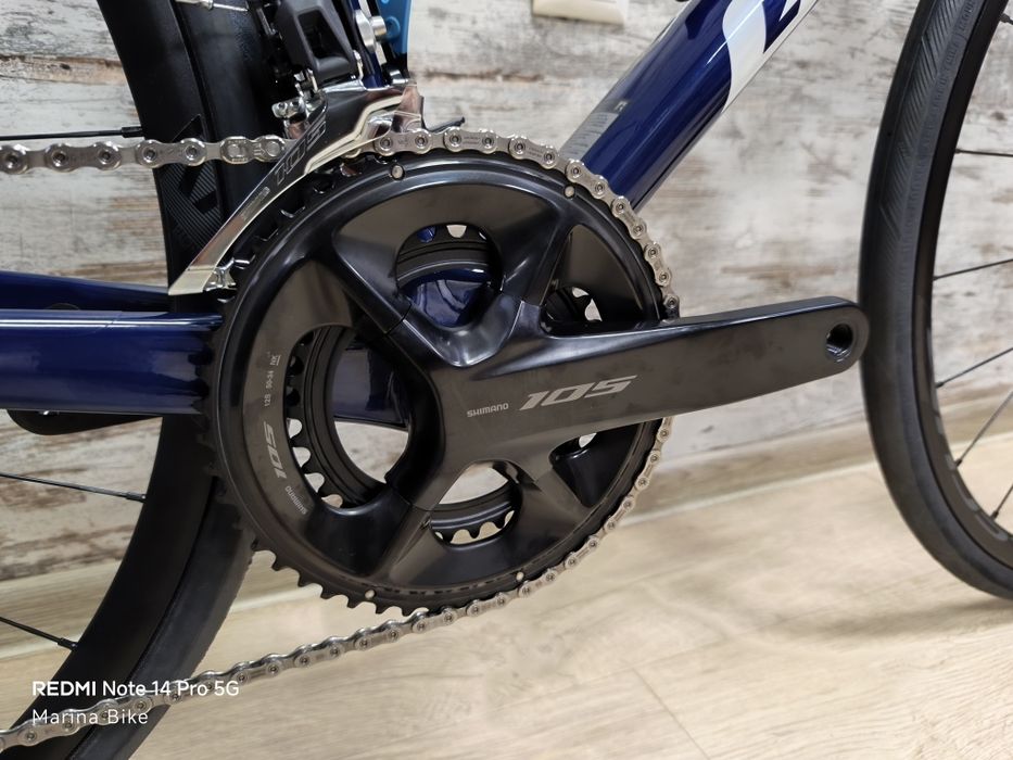 НОВ карбонов шосеен велосипед Giant TCR Pro Disc 105 2х12 Fulcrum | L