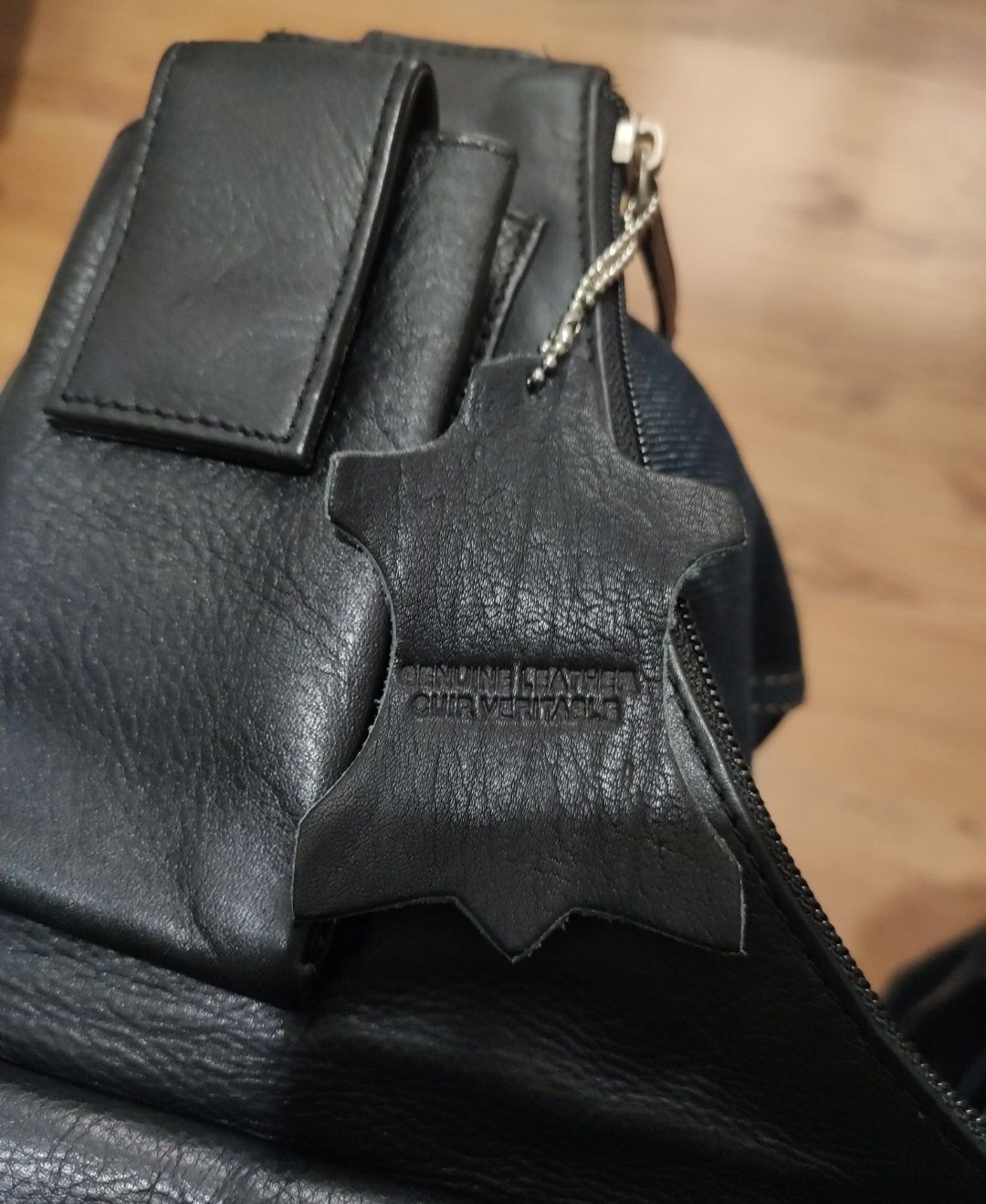 Geanta Crossbody din piele naturala