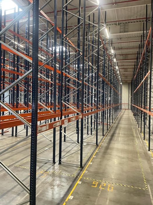 Rafturi metalice industriale reglabile 
Avem orice dimensiuni livram i