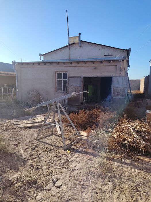 Хива Шахар Касмобод Центр Камаз тарафда ярим тугаланган 990кв жой соти