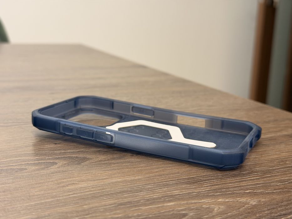 Kit protectie iPhone 16 Pro - 3 huse + folie sticla