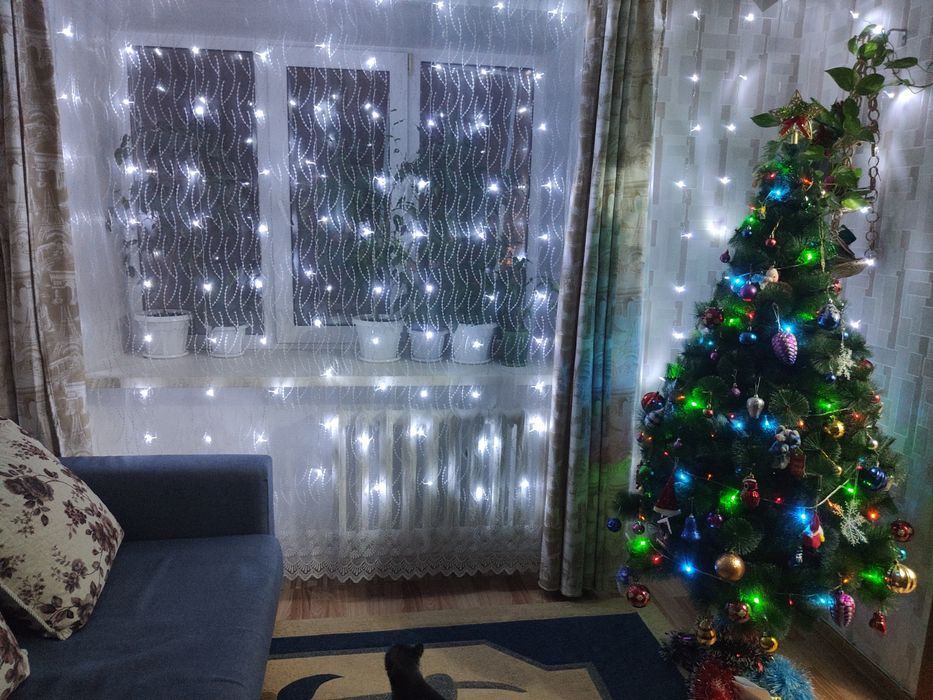 Ёлка искусственная, высота 170см, б/у, состояние очень хорошее