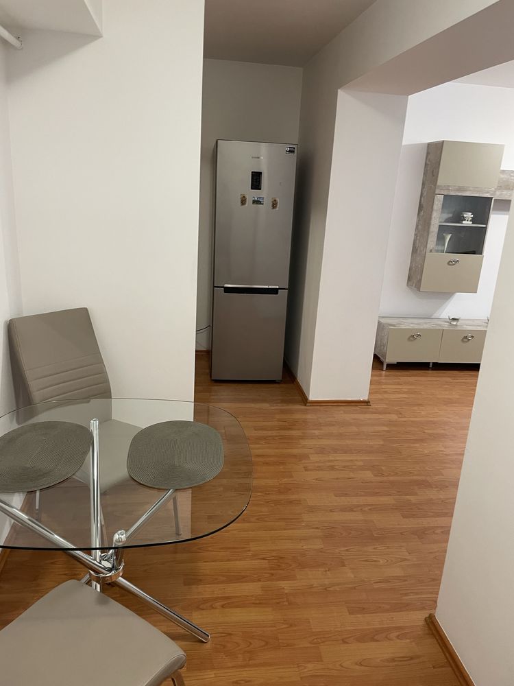 Proprietar inchiriez ap 2 camere Rin Confort Park cu loc de parcare