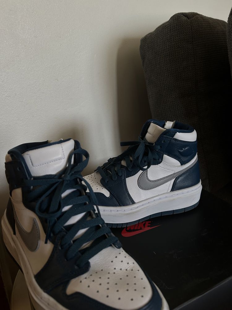 Nike Jordan 1 Dama 38.5