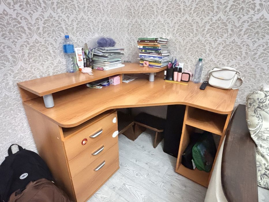 Компьютерный писменный стол