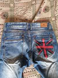 Продаются джинсы  Levi's