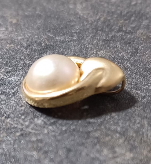 Золотой кулон 750 проба .Европа