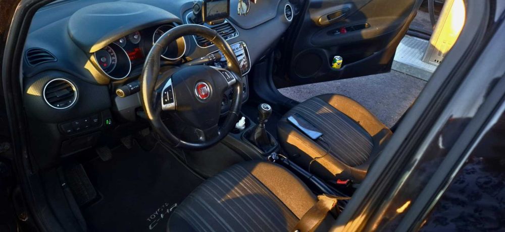 Vand fiat punto 1.4 cu gaz 2011