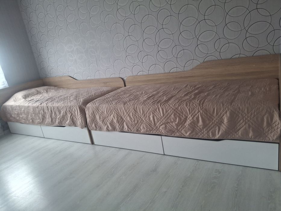 Легла с еднолицеви  матраци -2 бр