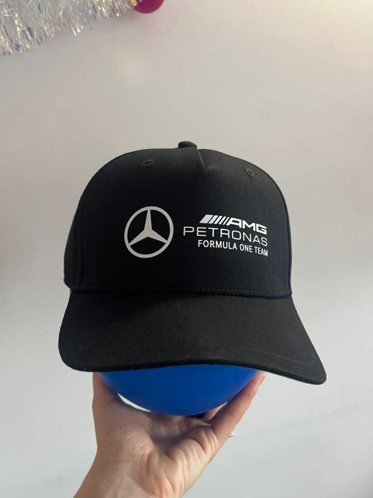 Шапка Mercedes AMG