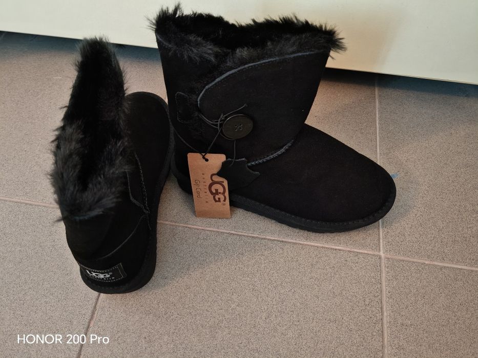 Ghete stil UGG, noi cu eticheta, din piele, negre, marimea 37