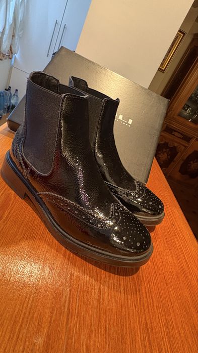 Ghete piele naturala lac negre Rizzoli Italia 36