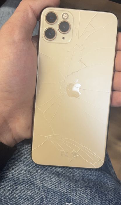 Schimb pe un iphone 13 pro sau 14 pro difirineta din partea mea