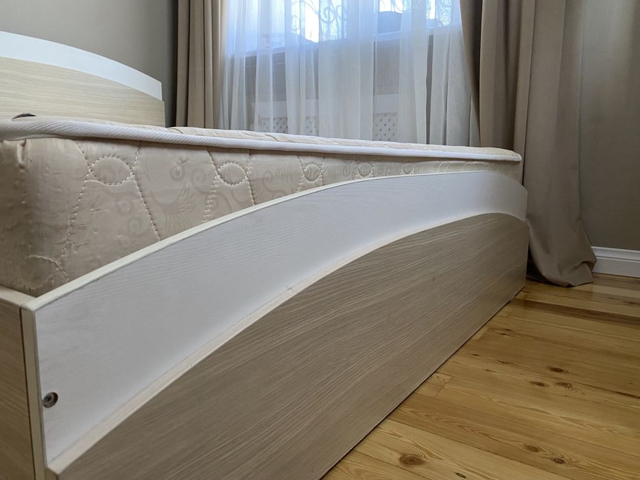 ПРОДАЕТСЯ кровать в очень хорошем состоянии.