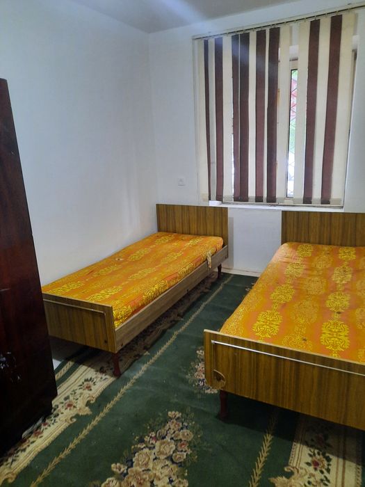 3 хоналини 1 хонаси 2 та студент кизга ижарага