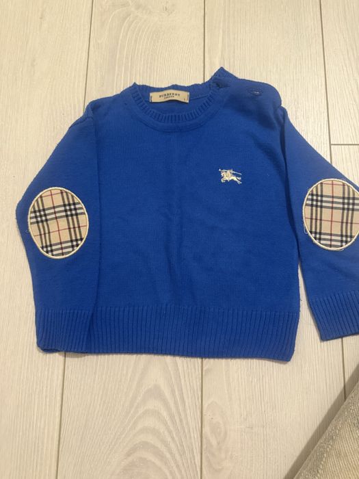 Без рукав  Zara и свитер Burbery