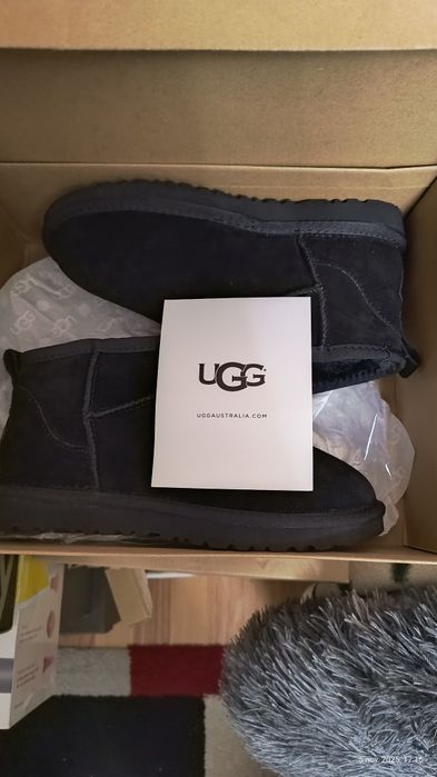 Cizme        UGG