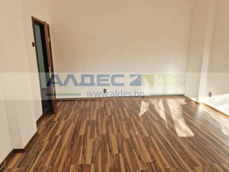 Дава се под наем Офис в София, Център - 100 кв.м за 900 € - Снимка #3
